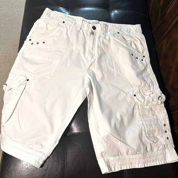 Men’s shorts - Picture 1 of 4
